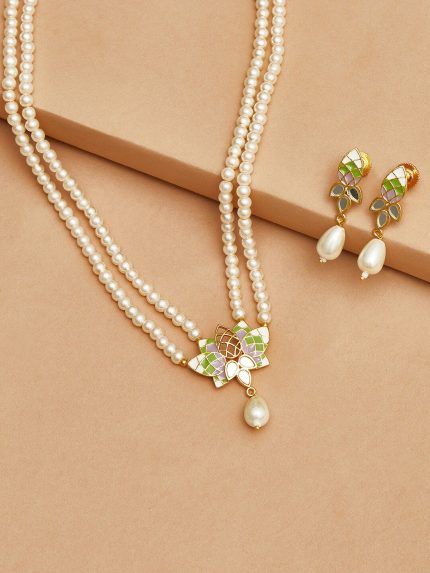 Gold-Plated Pearl Necklace